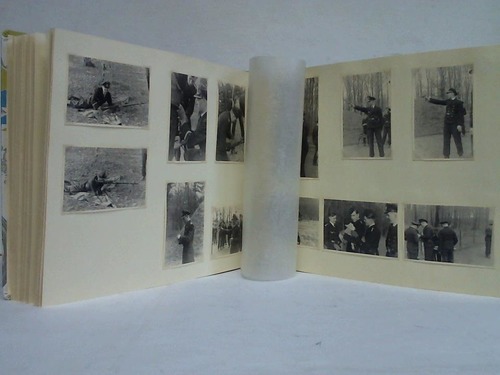 Privates Fotoalbum mit 150 Aufnahmen (einige wenige Ansichtskarten)