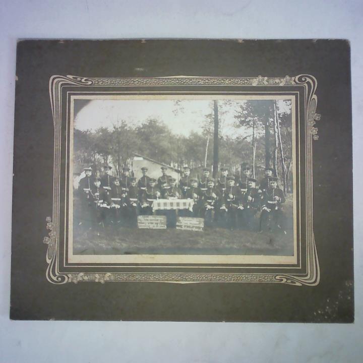 (Regiment Scharnhorst / 1. Hannoversches, Nr. 10) - Uniformierte Soldaten. Original Gruppenfoto (ca. 23,3 x 16,6 cm)