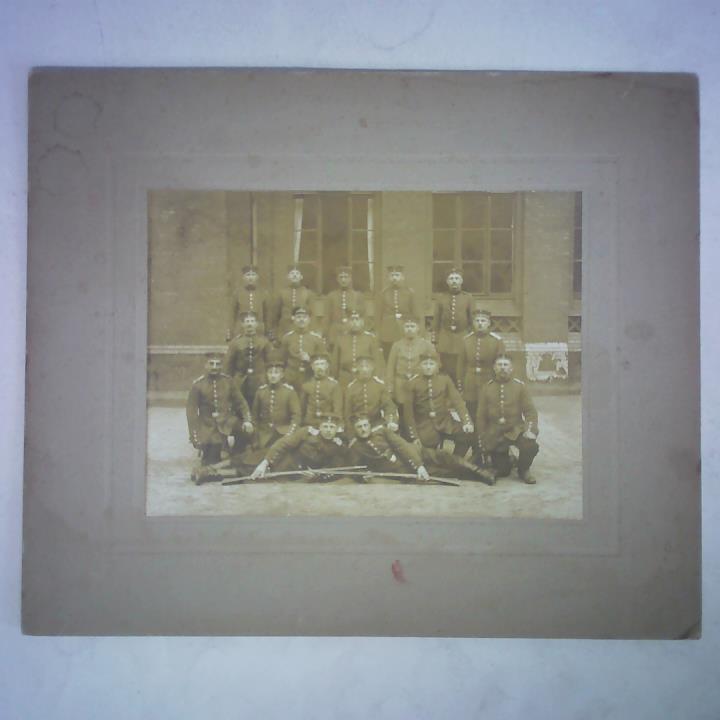 (Erstes Hannoversches Infanterie-Regiment, Nr. 74) - Gruppenaufnahme. Original Fotografie (ca. 23 x 17,4 cm)
