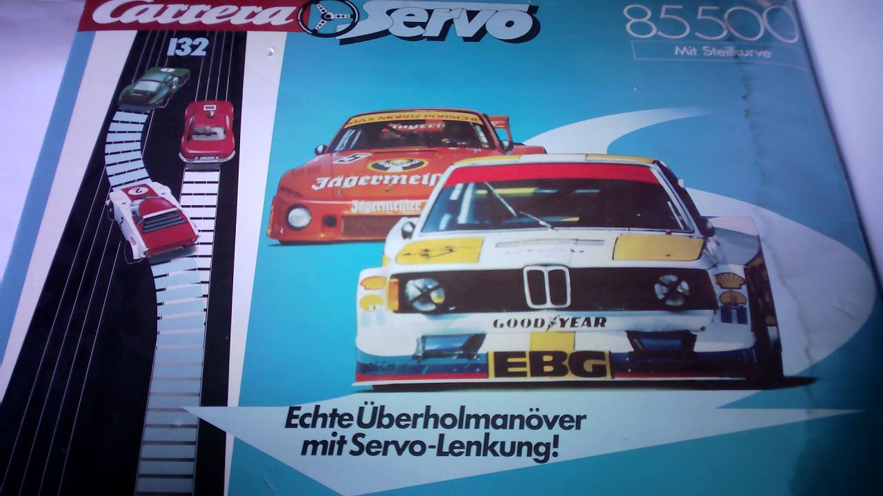 Neuhierl, Frth (Hrsg.) - Carrera Servo 85500 mit Steilkurve. Echte berholmanver mit Servo-Lenkung!