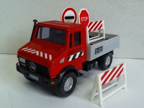 Modell-Auto - Mercedes Benz Unimog 'Road Work - D-02'