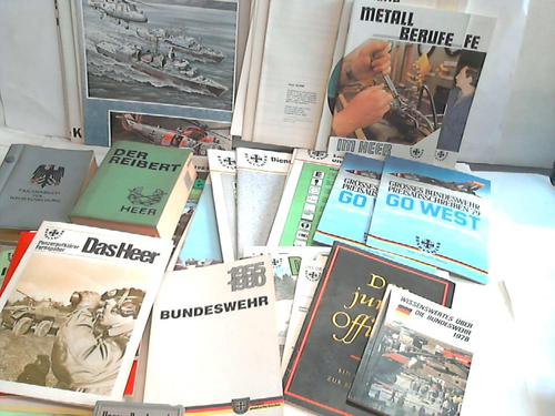 (Bundeswehr) - Groe Sammlung von 375 Zeitschriften, Informationsschriften und Broschren, Heften und Bchern der Bundeswehr