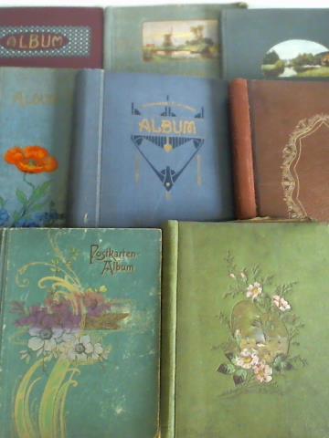 (Postkarten- und Ansichtskarten-Alben) - Sammlung von 8 Alben fr ber 2600 Ansichtskarten zum Einstecken, aus ca. 1890 - 1930