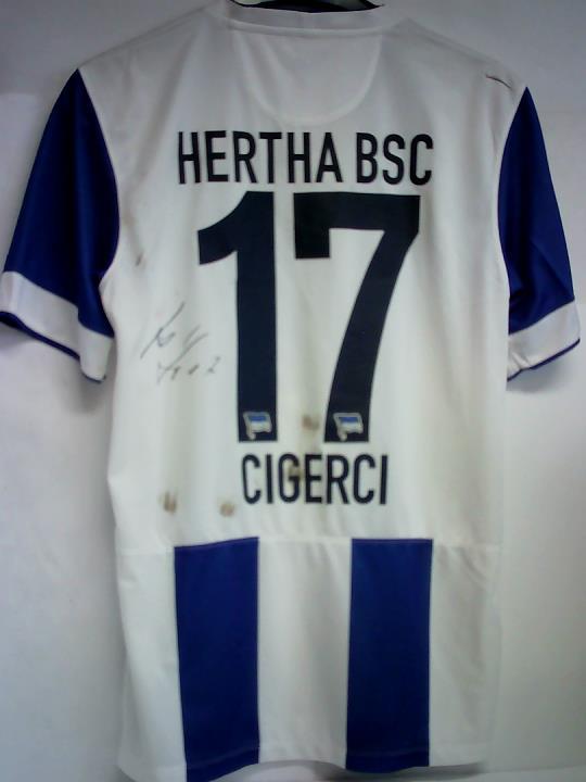 Hertha BSC - Spielertrikot, wei-blau-gestreift, (Konfektionsgre M), Rckennummer 17 'Cigerci'