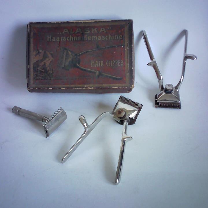(Alter Haarschneider / Frisrschere) - ALASKA Haarschneidemaschine = Hair-Clipper = Ciseaux pour Coiffeurs, No. 114. 2 Stck