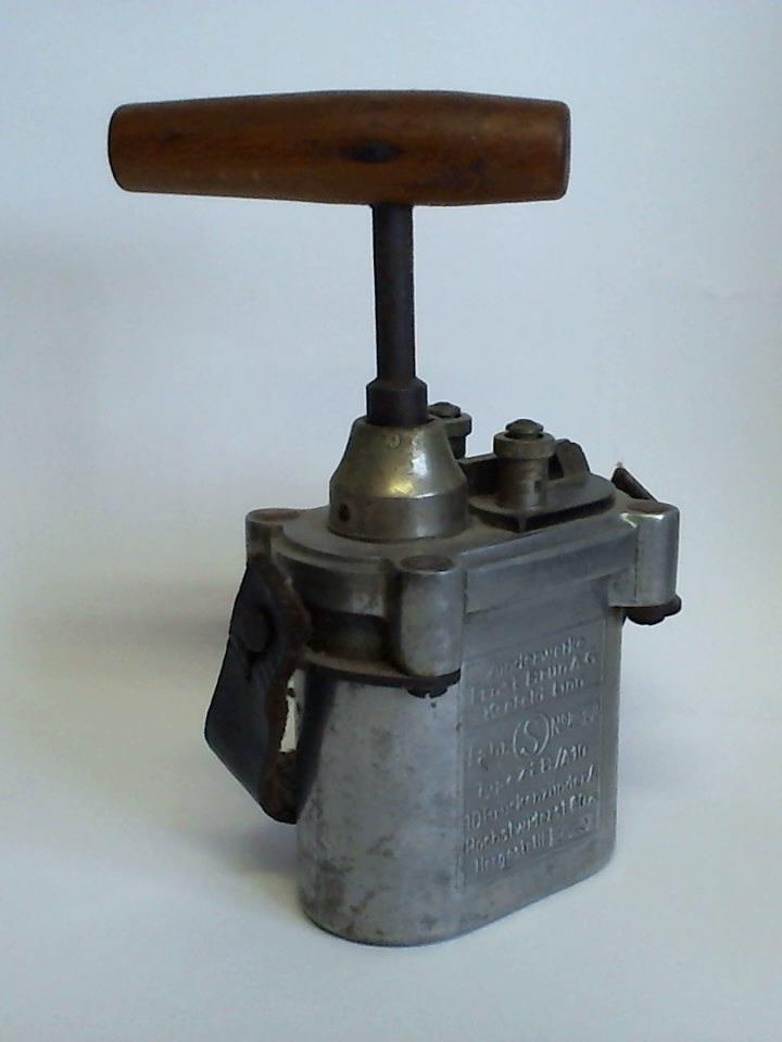 Zndwerke Ernst Brn A.G., Krefeld Linn (Hrsg.) - Zndmaschine, Fabr. S, No. 14361, Type Z.E.B./A10, 10 Brckenznder A, Hchstwiderst. 60 Ohms. Hergestellt 1940