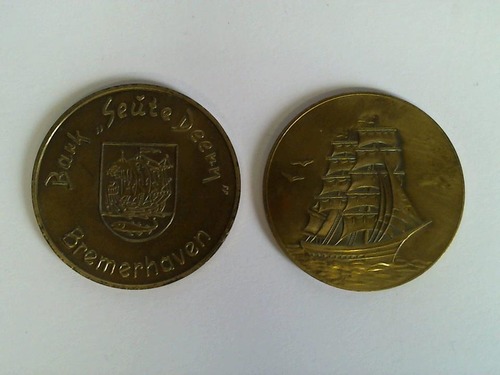 Bremerhaven - Medaille - 2 goldfarbene Gedenkmedaillen: Bark Seute Deern, Bremerhaven