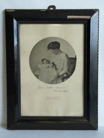 (Cecilie zu Mecklenburg) - Kronprinzessin Cecilie mit Prinzessin Alexandrine Zum Besten meiner Cecilienhilfe - Photographie von C. J. v. Dhren