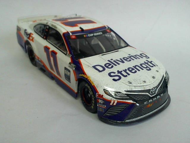 Lionel Nascar Collectables - Toyota Camry - Cup Series Denny Hamlin 11 (1:24)