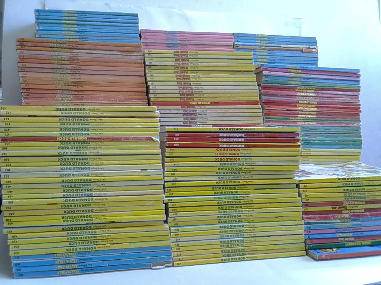 Donald Duck-Taschenbücher. 382 Bände