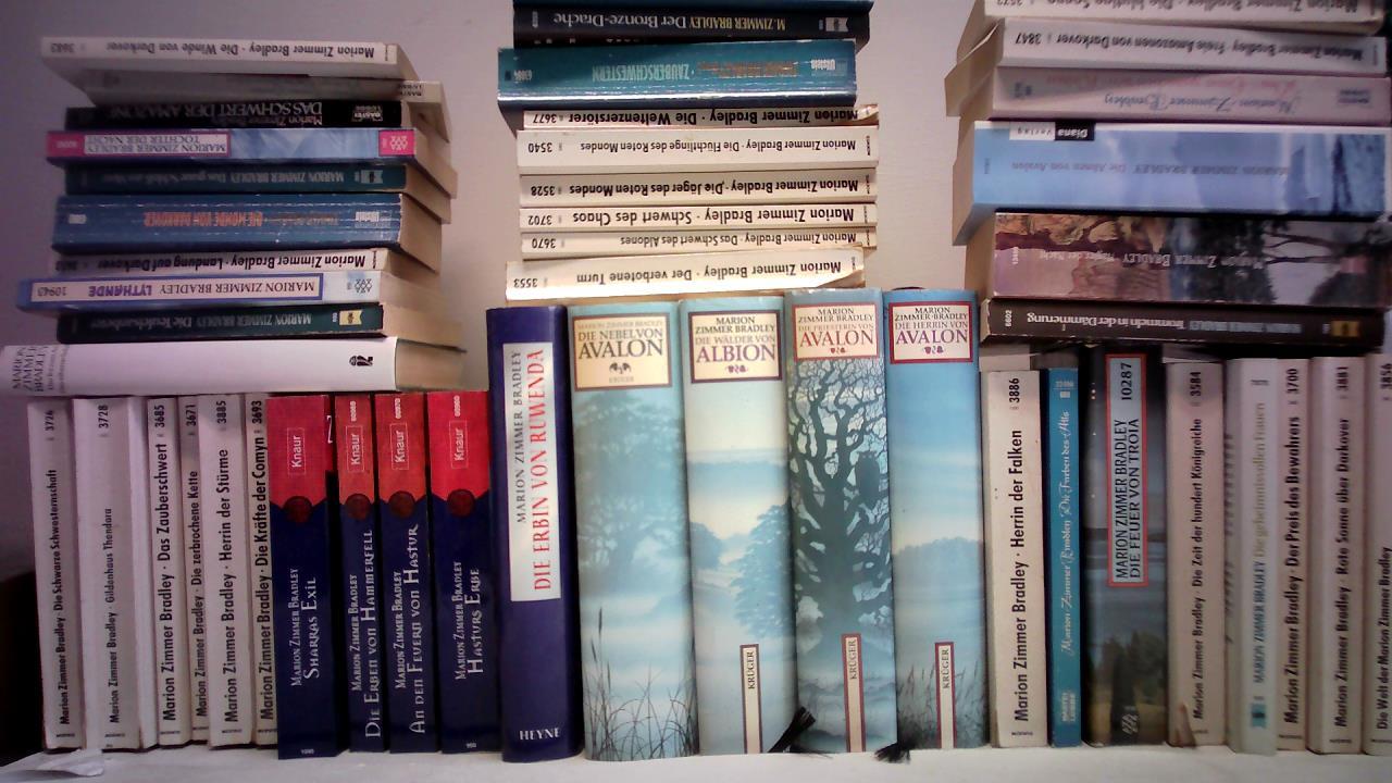 Sammlung von 48 Bänden