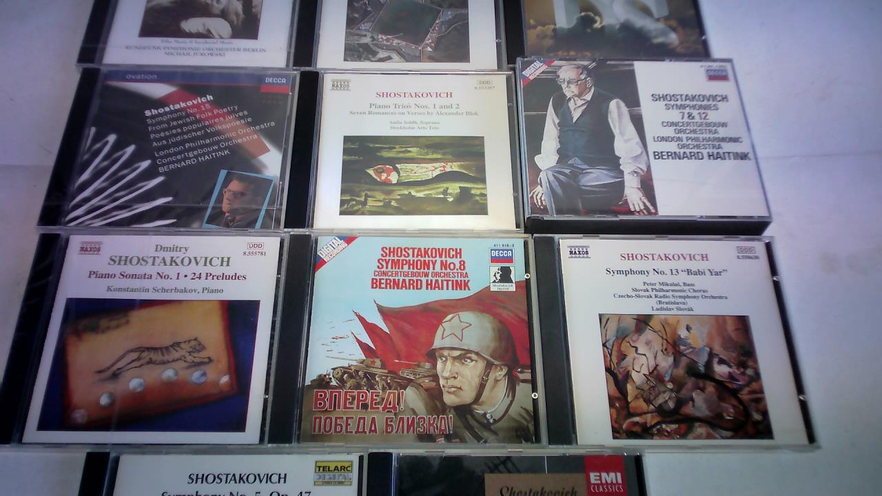12 CDs in 11 Hüllen