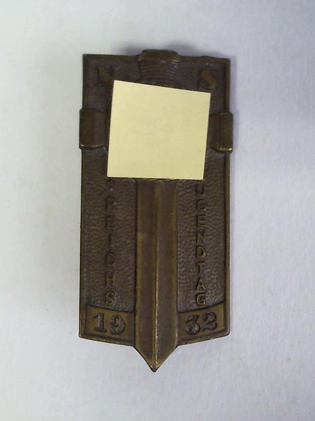 1. NS- Reichsjugendtag 1932 in Potsdam. Abzeichen für Besucher in Bronze, Buntmetall bronziert, Hersteller: F. Hoffstätter, Bonn