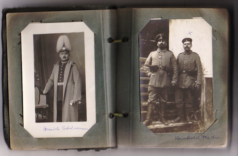 Kriegs-Erinnerungen - Fotoalbum mit 44 original Aufnahmen der Familie Heinrich und August Schnemann