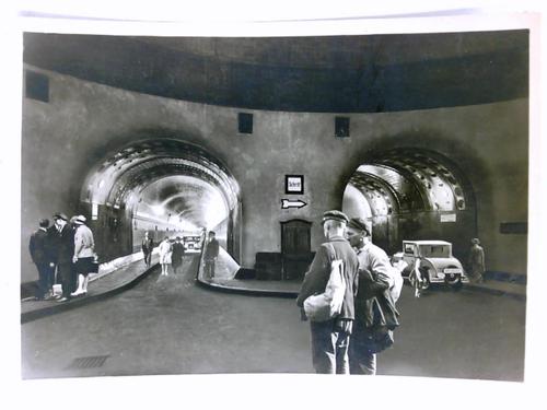 Hamburg - Postkarte: Elbtunnel Hamburg-Steinwrder