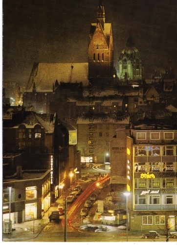 Hannover - Hannover. Blick vom Anzeigerhochhaus auf die Marktkirche und den Rathausturm