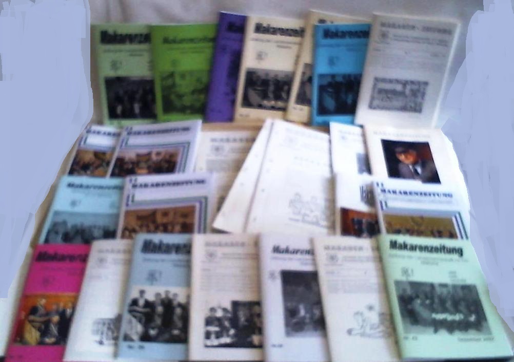 Makaren-Zeitung. Sammlung von 35 Ausgaben aus 1972 bis 2017
